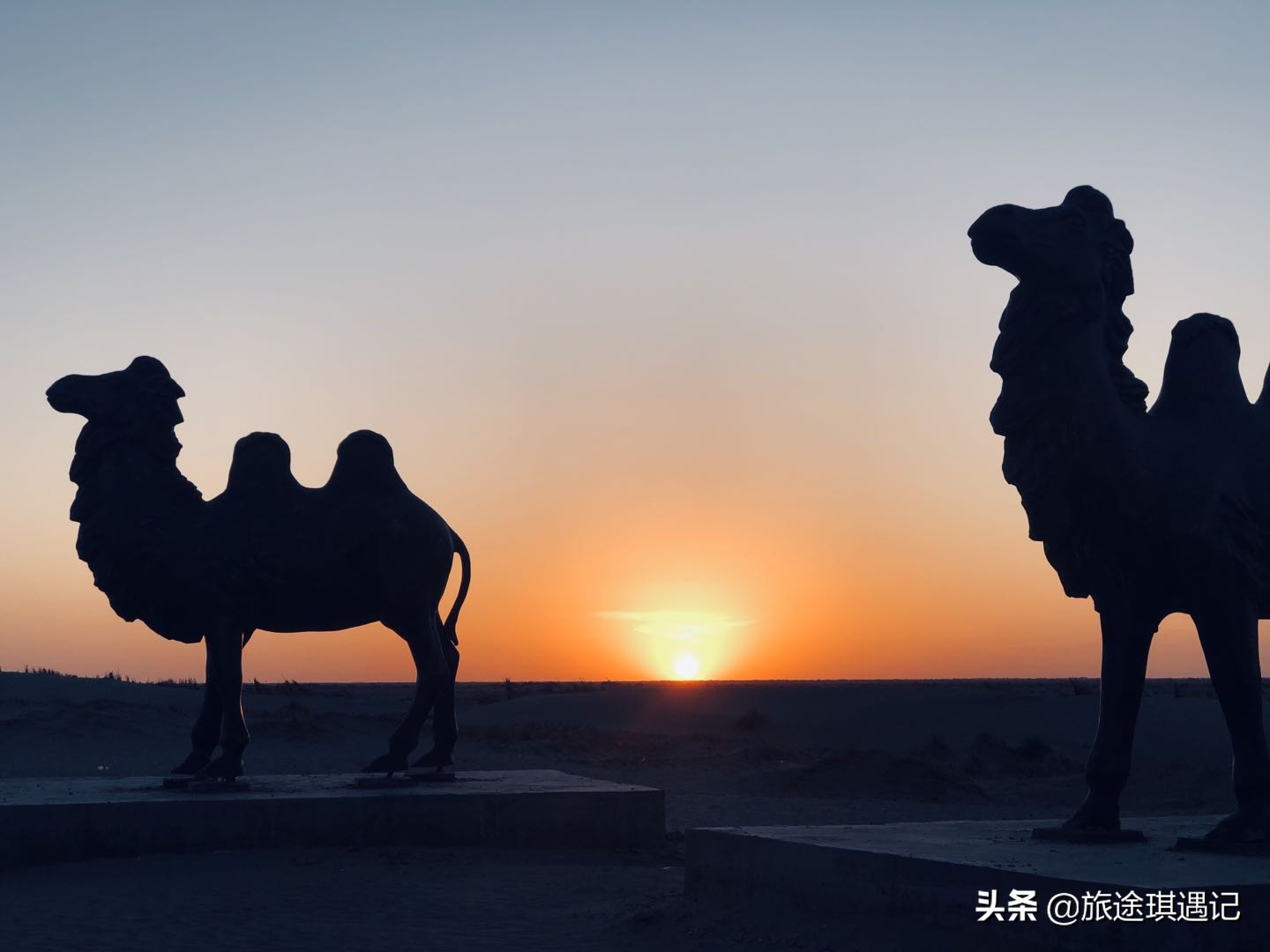 从阿拉尔到塔克拉玛干,从库尔勒去和田的最佳沙漠公路