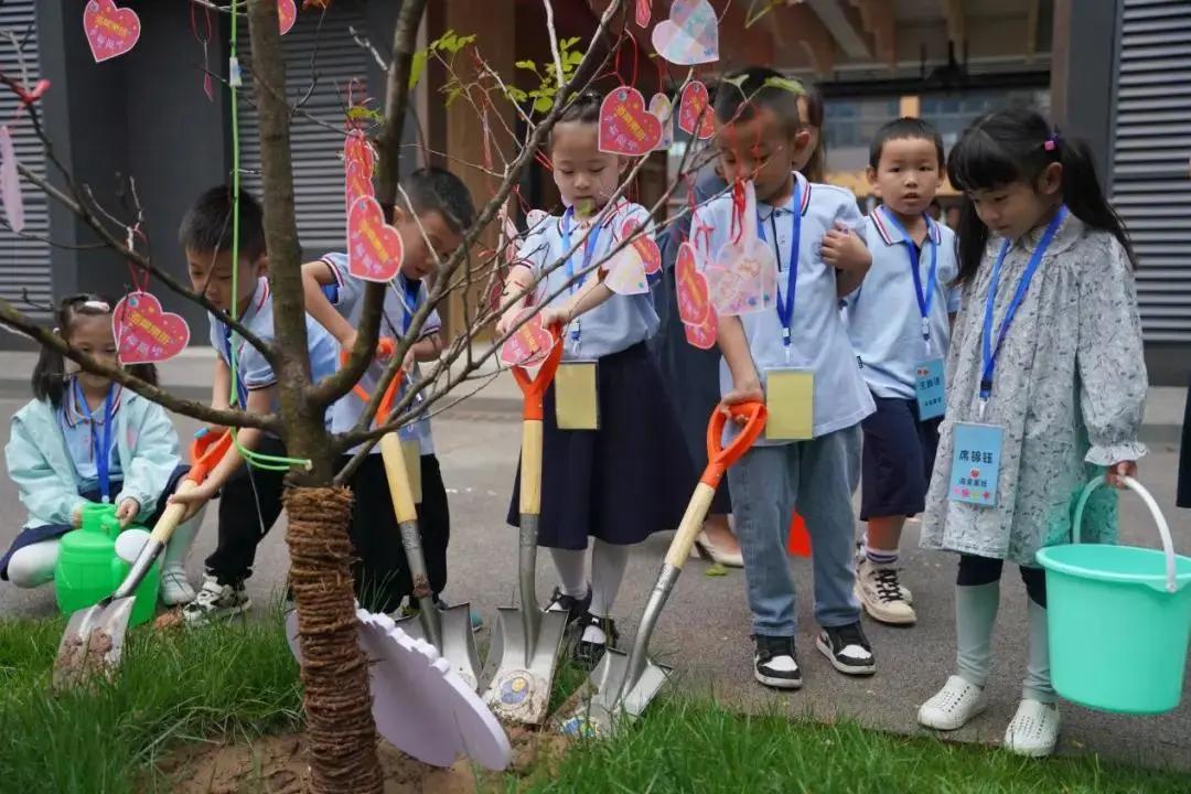 开学第一天新学校,新城小学开学第一天