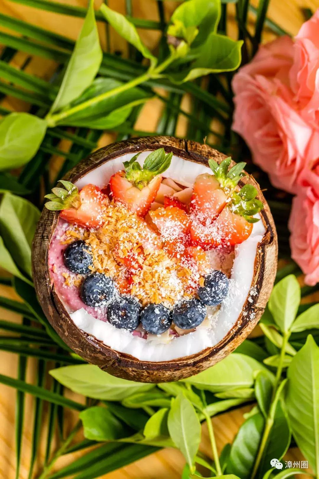 椰子碗甜品颜值高,火爆ins的椰子碗直接送