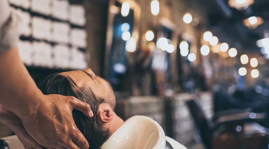 网红直播行业竞争环境分析,网红直播卖货和实体店未来趋势