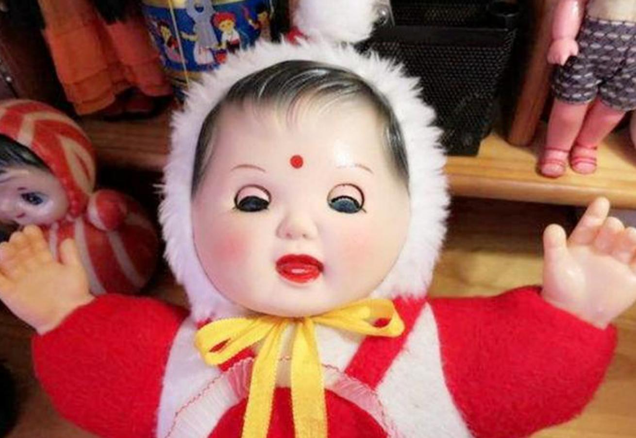 “它一直盯着我”，4岁女儿被2000元玩具吓哭，网友：换谁谁都怕