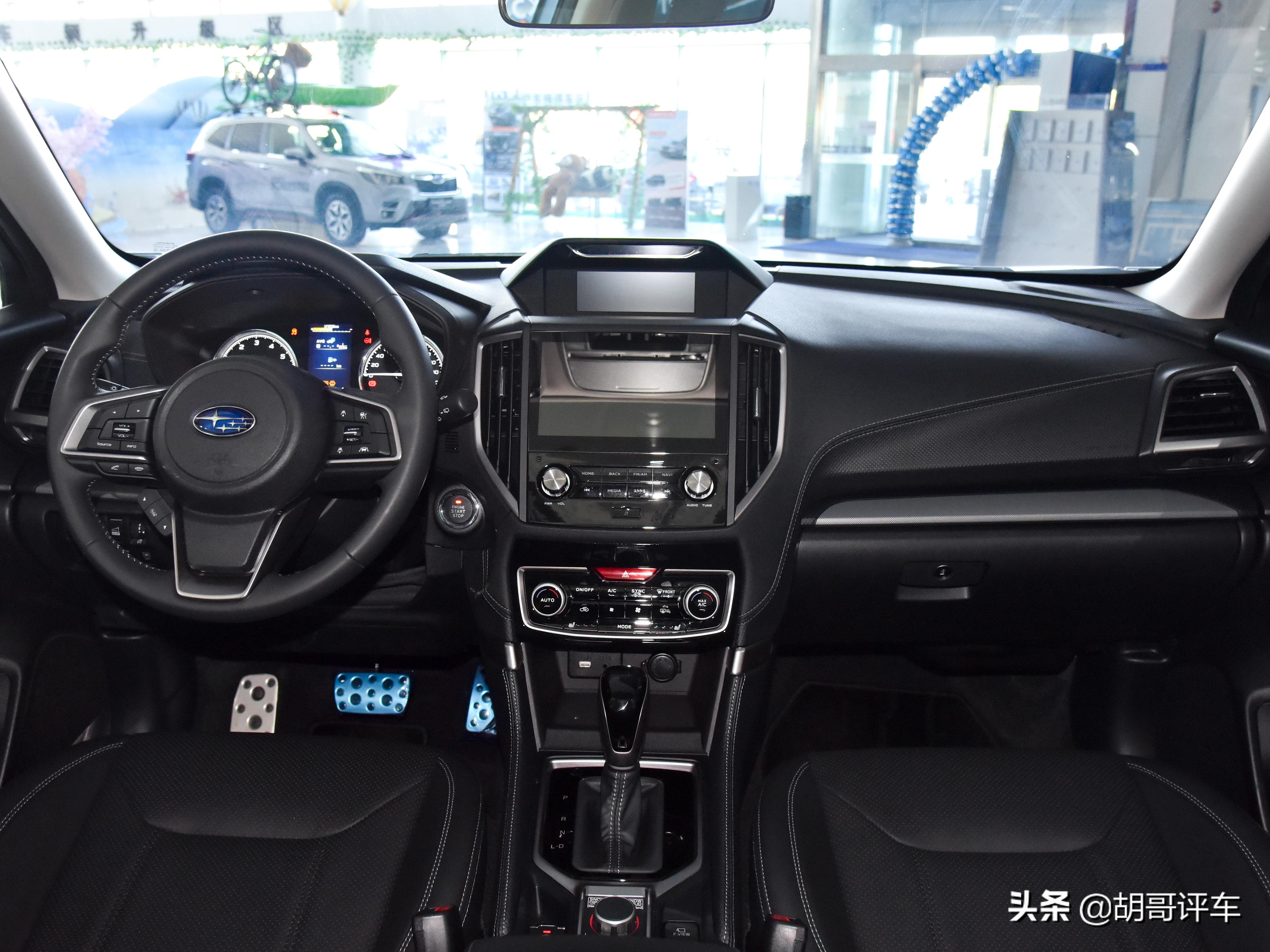 全系水平对置发动机,做工用料很良心,实拍斯巴鲁森林人