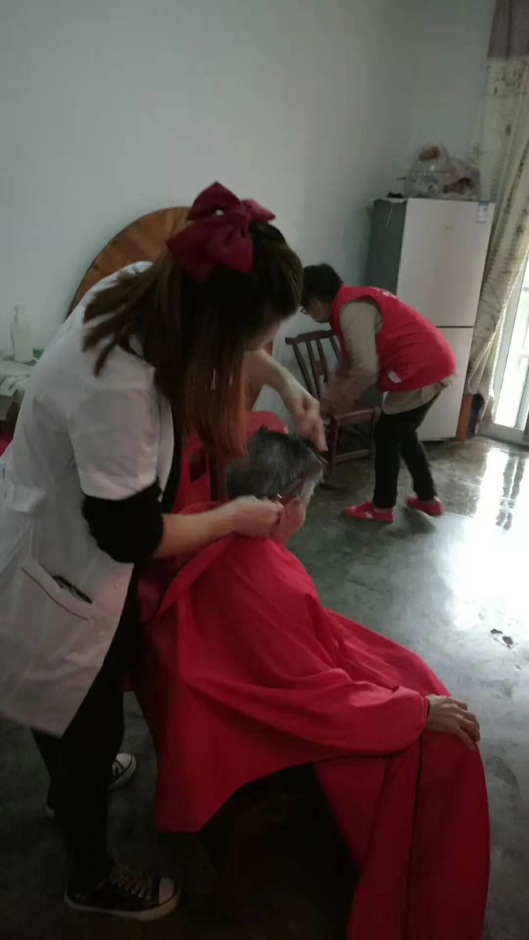 加强创新意识盘活社区服务