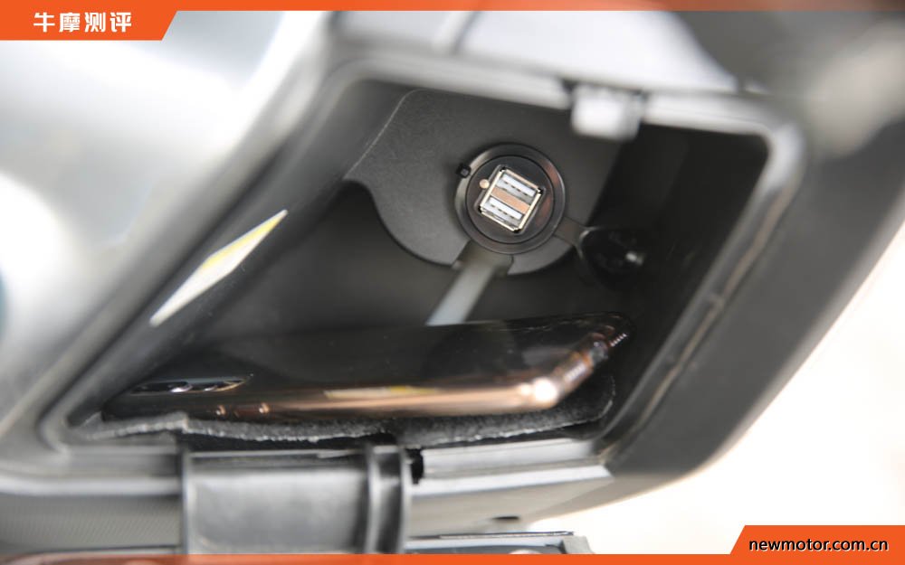 油箱17升续航可达400公里,最佳国产踏板摩旅车