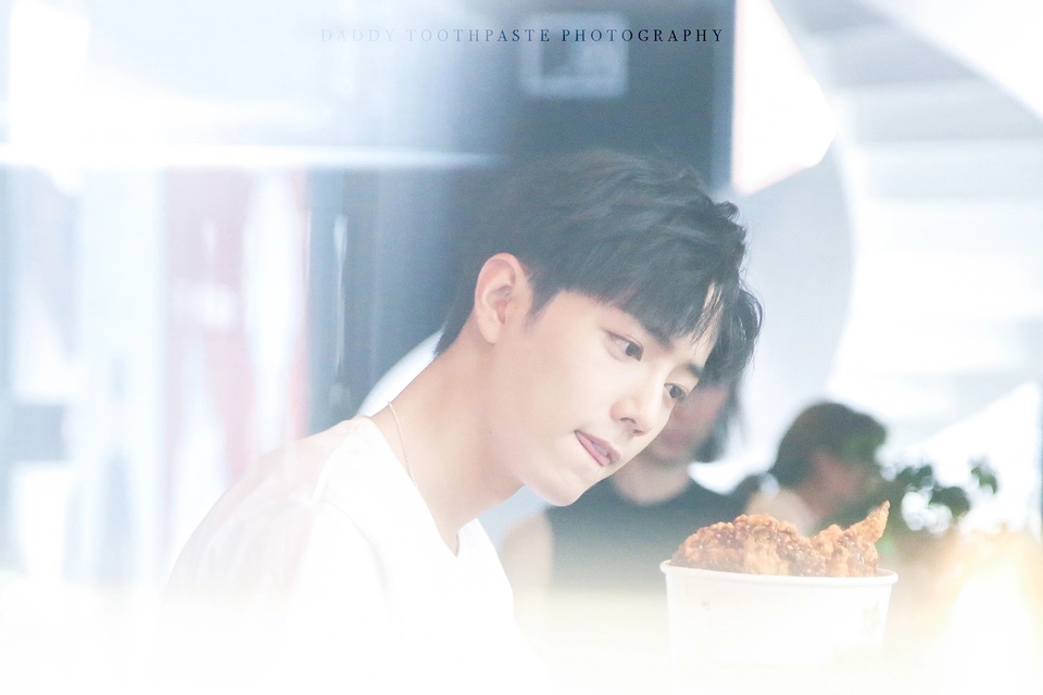 肖战唱歌残酷月光,你不知道的事肖战原版