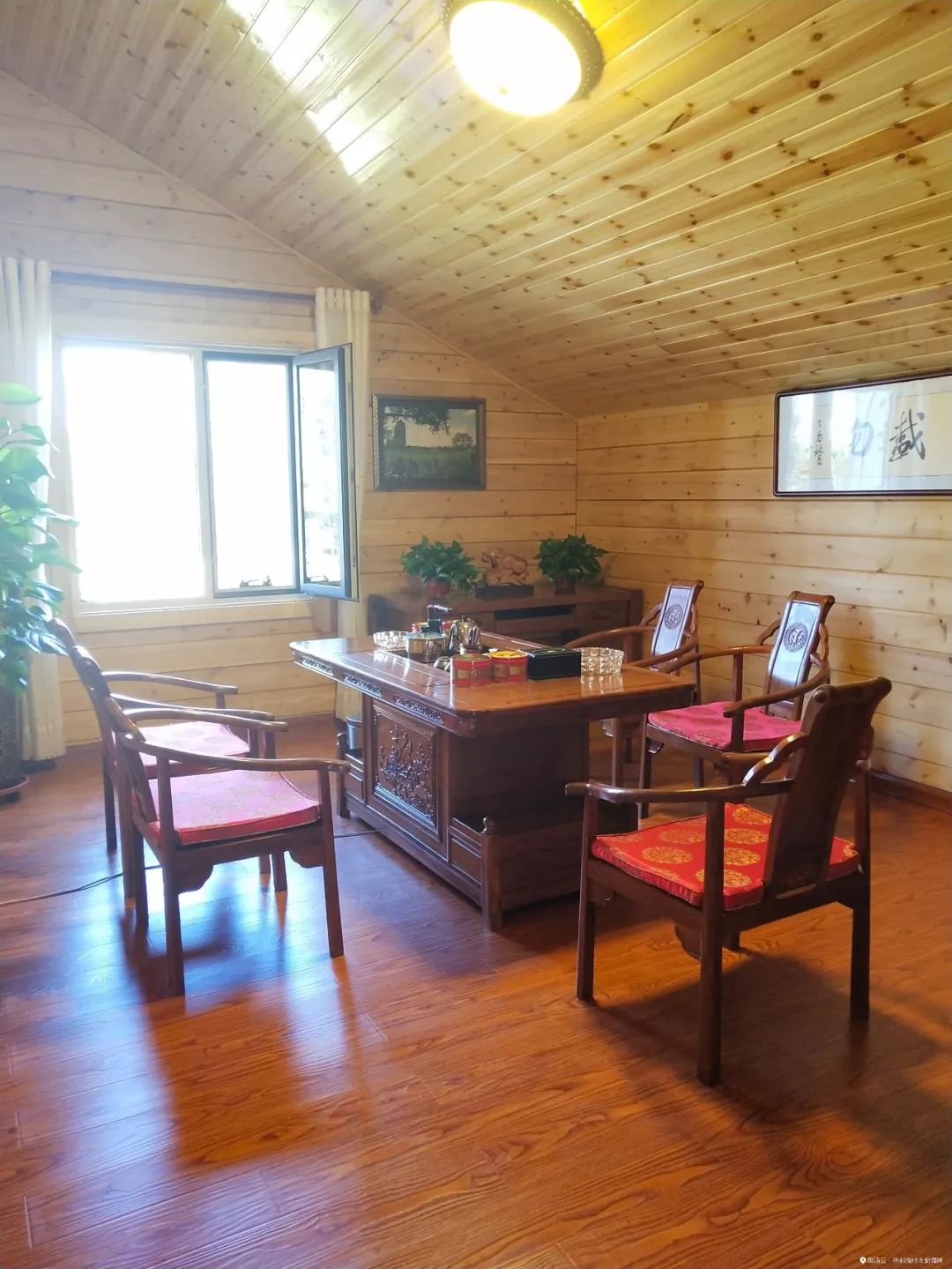 酒吧、超市展览馆这么Fashion的青城驿站，你还认为这只是厕所吗