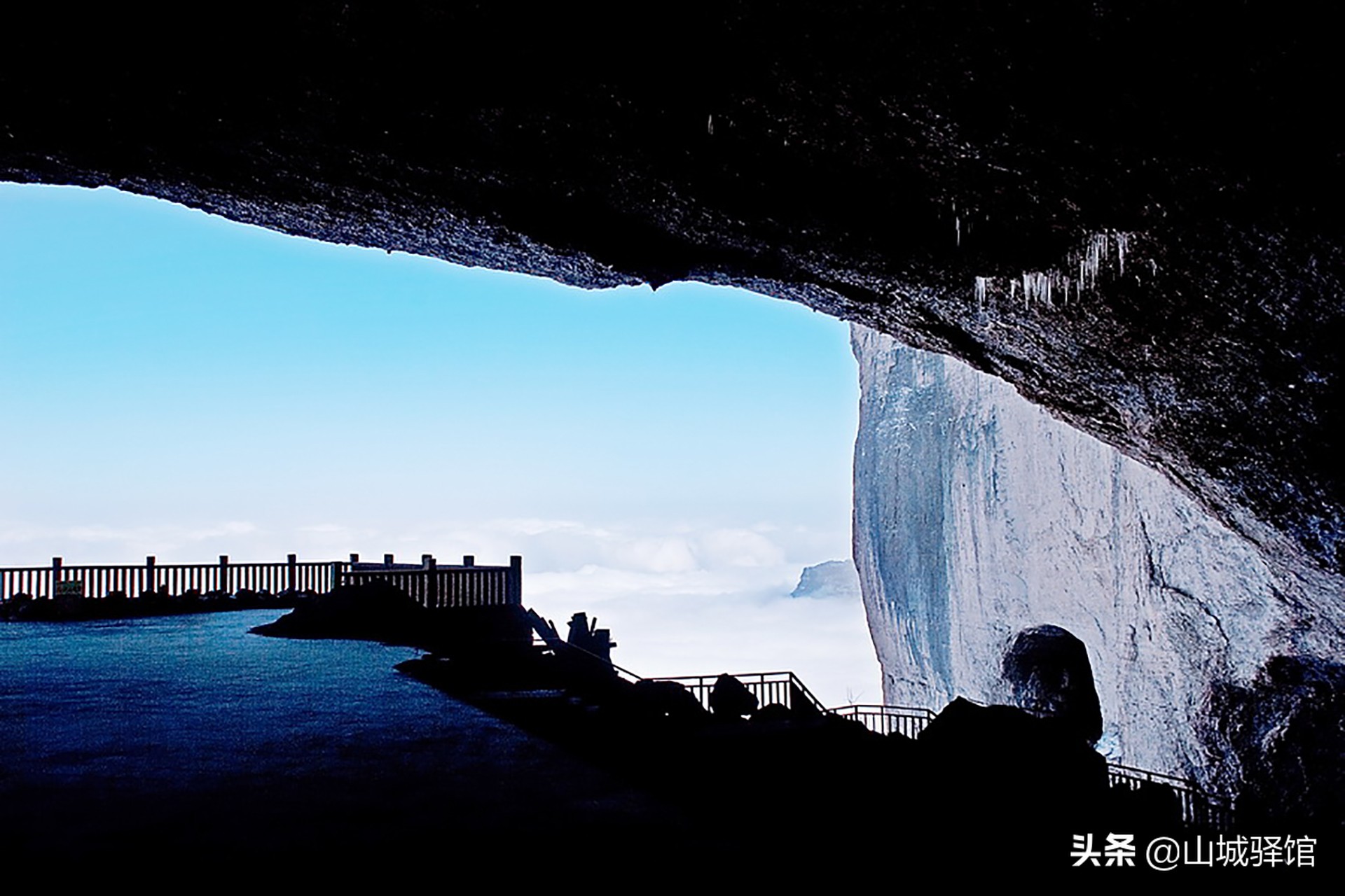 重庆南川沙滩峡谷露营,南川金佛山耍水露营地