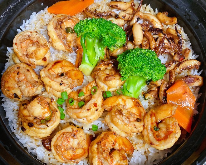 一吃就上瘾的煲仔饭,大厨教腊味煲仔饭砂锅家常做法