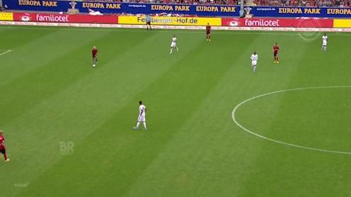 弗莱堡中卫国脚科赫的未来:那不勒斯有意引进,热刺后防急需