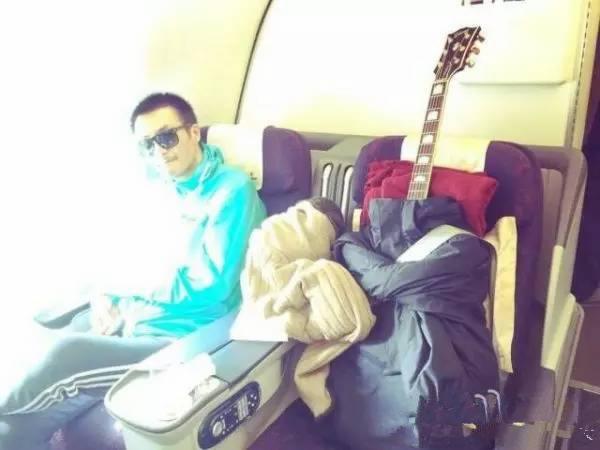 朴树希望你们顽强而有底线,愿你拥有一段淋漓尽致的人生朴树