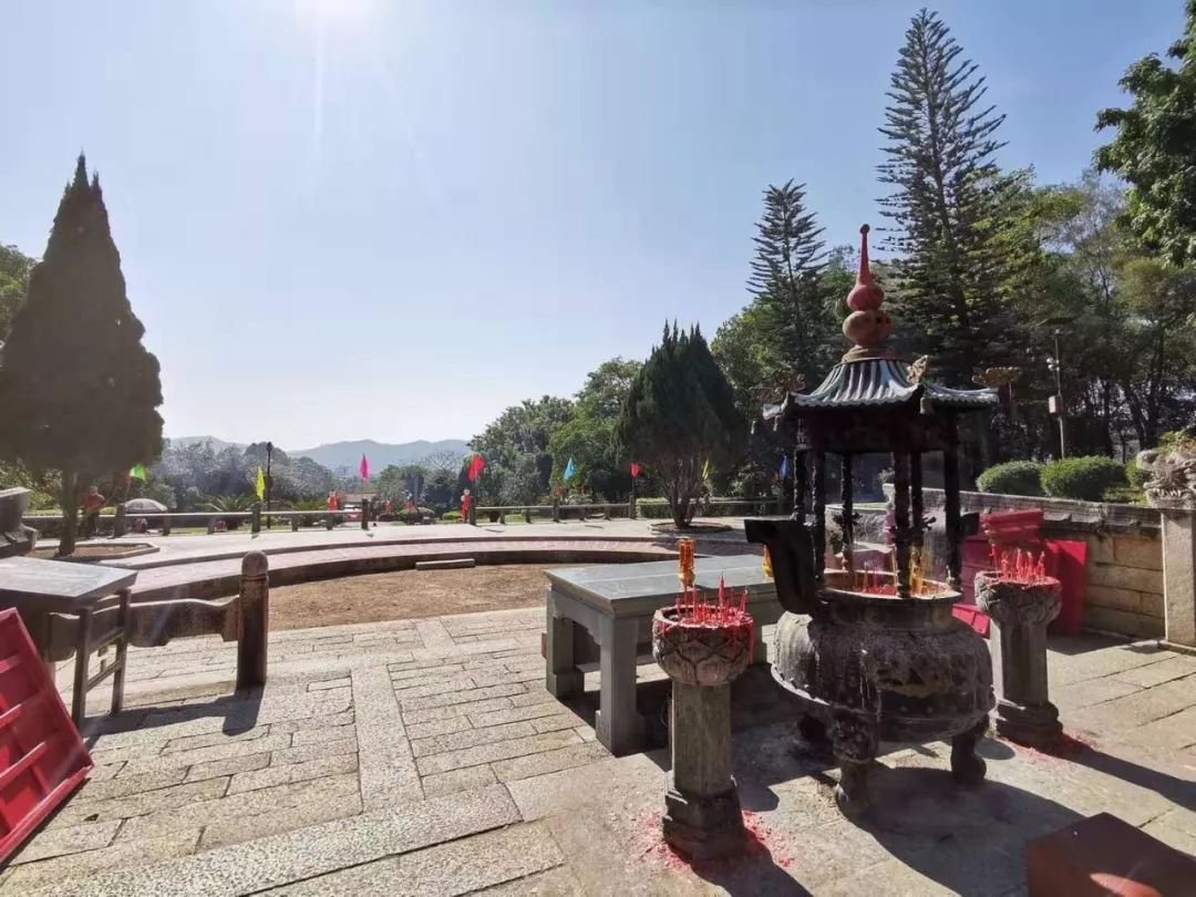 疫情下的县城夜晚照片真实,疫情时期农村的真实生活