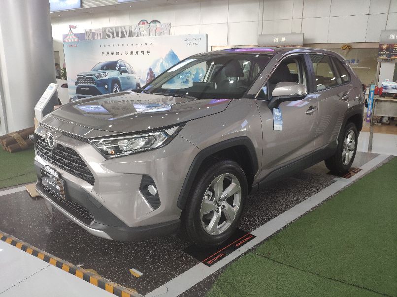 荣放铂青铜最佳效果图,铂青铜金属色荣放