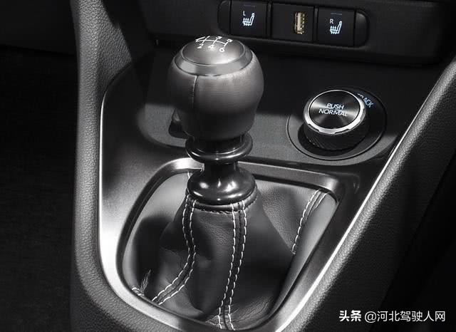 本田思域王露峥嵘丰田YARIS很有型东京改装车展大爆发