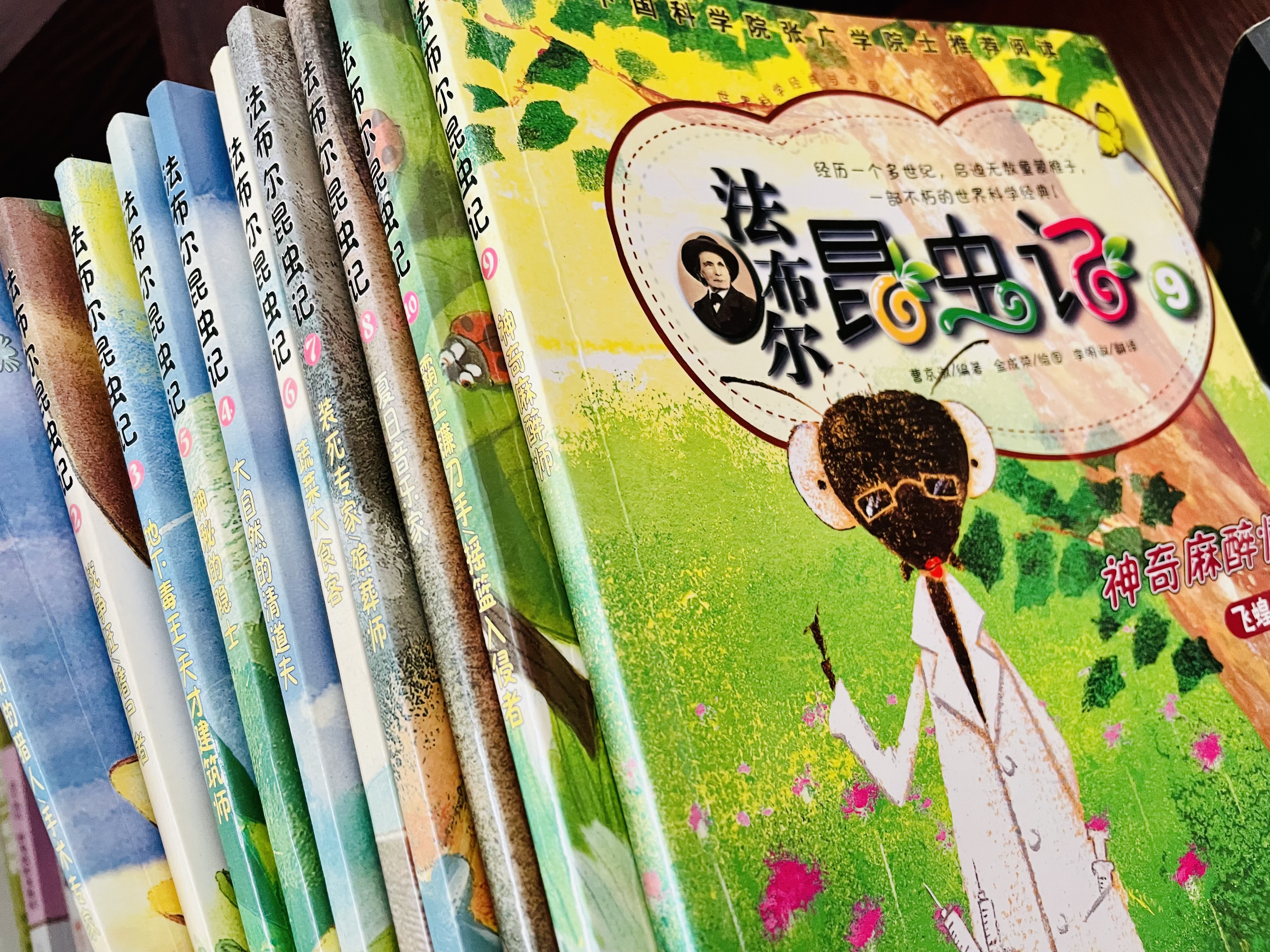 那些从小喜欢昆虫，又得到支持和尊重的孩子，活得到底有多爽？