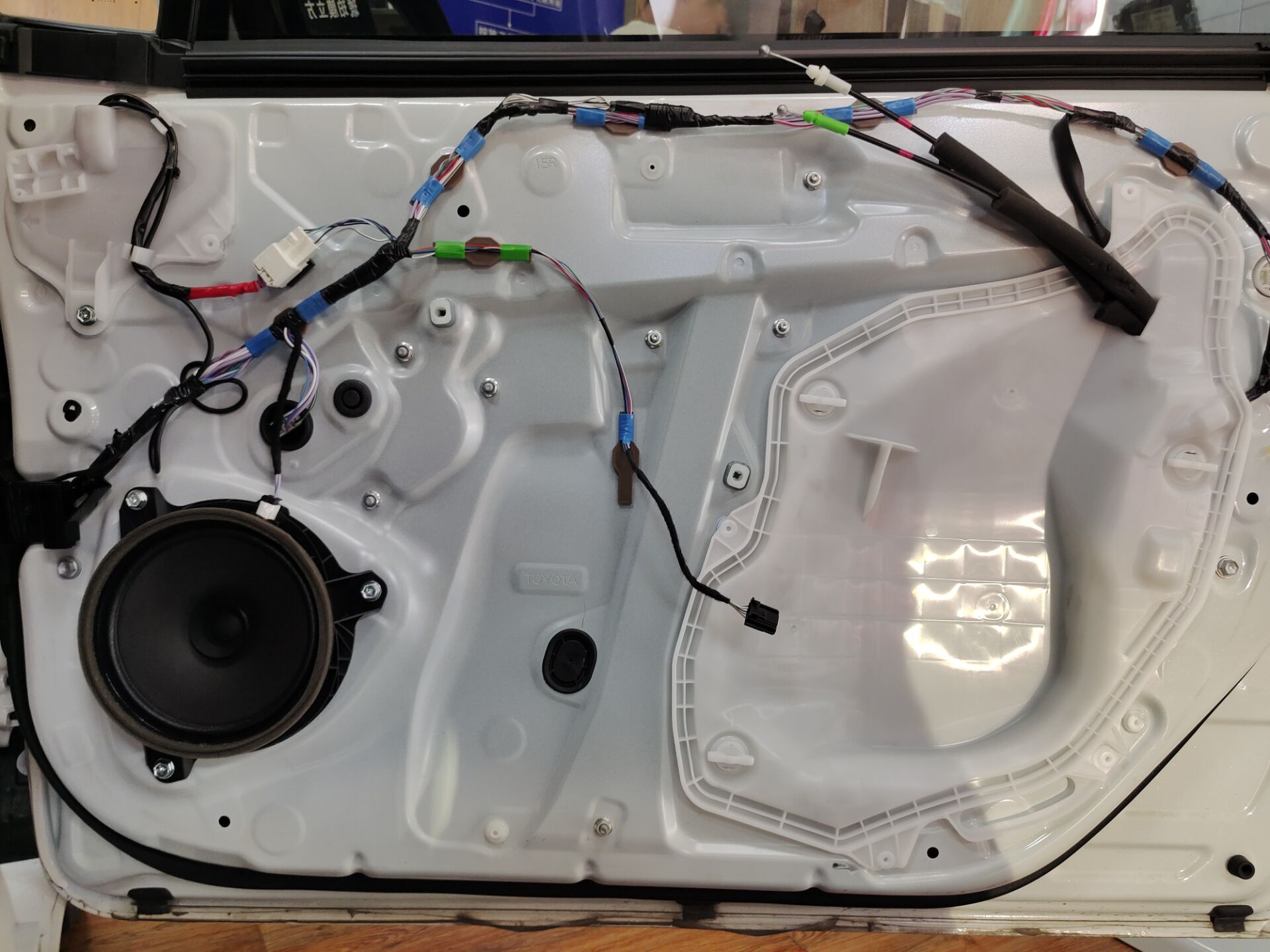 丰田雷凌音响简单升级,丰田雷凌音响调节最佳效果