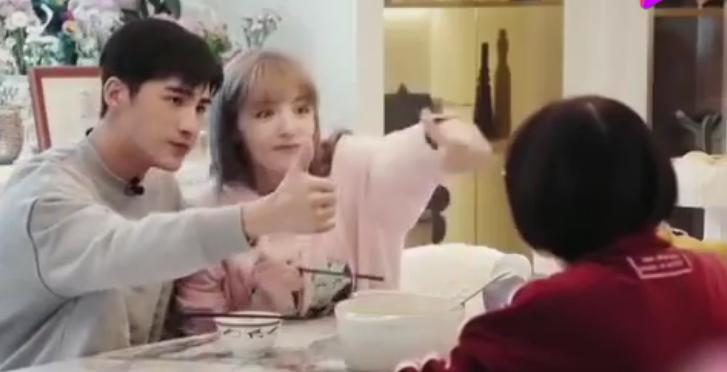 姜潮和麦迪娜妈妈,姜潮和麦迪娜妈妈的对话