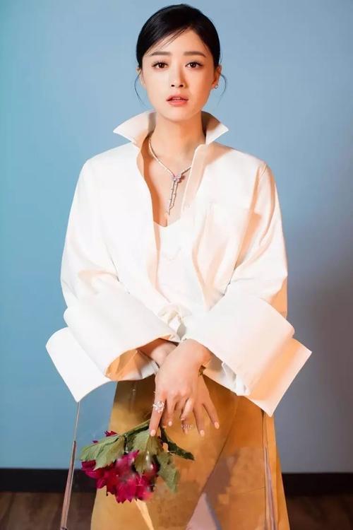 肩宽穿什么都显“壮”？那是你不会搭！这份穿搭指南你会很需要