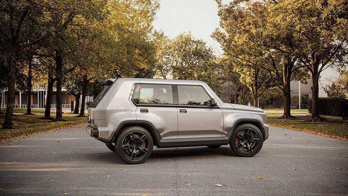 奔驰G级和拉达尼瓦合体,科幻硬派小鲜肉G-Niva