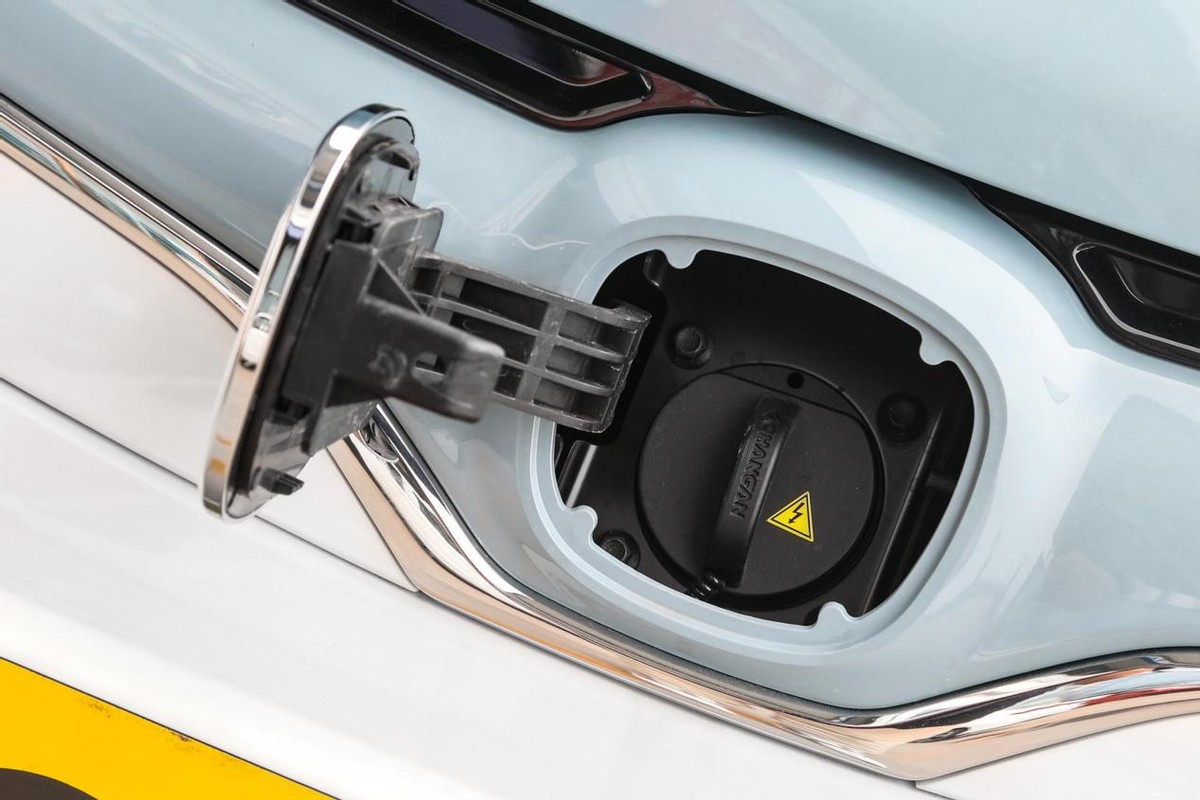 高速跑120公里可以吗,高速能跑1200公里