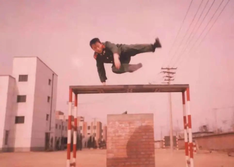 八一建军节致敬子弟兵,八一建军节向同志致敬