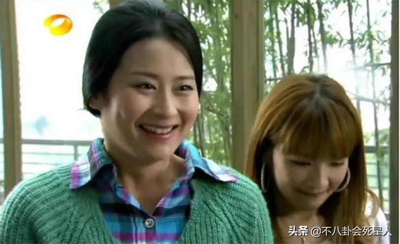 金晨颖儿姜妍环球影视城,金晨穿礼服超瘦