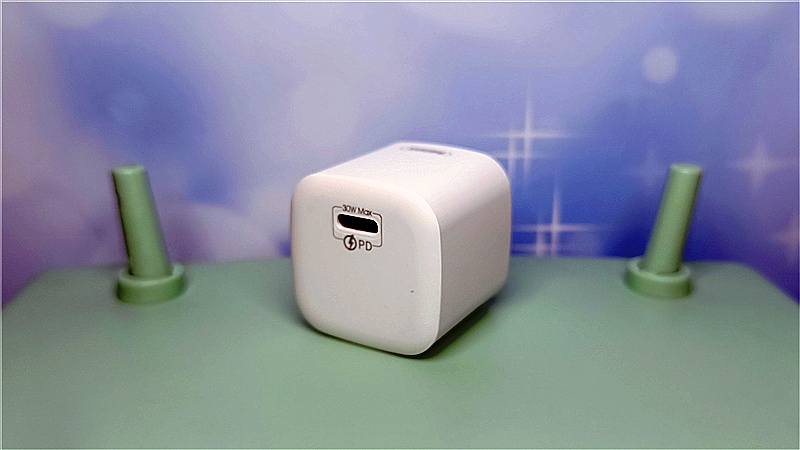 睿量35w双c口氮化镓充电器测评,remax20w氮化镓充电器评测