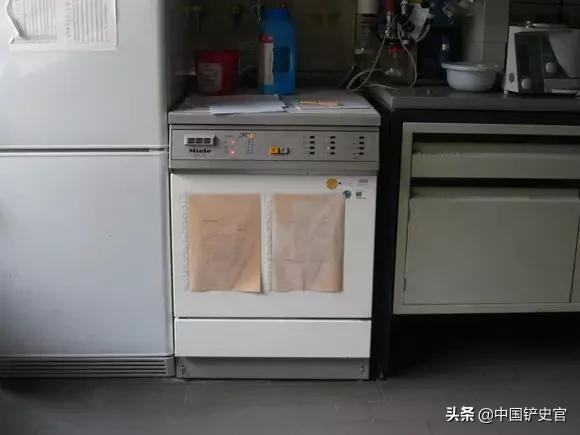 德国某大学实验室,大家进来感受一下