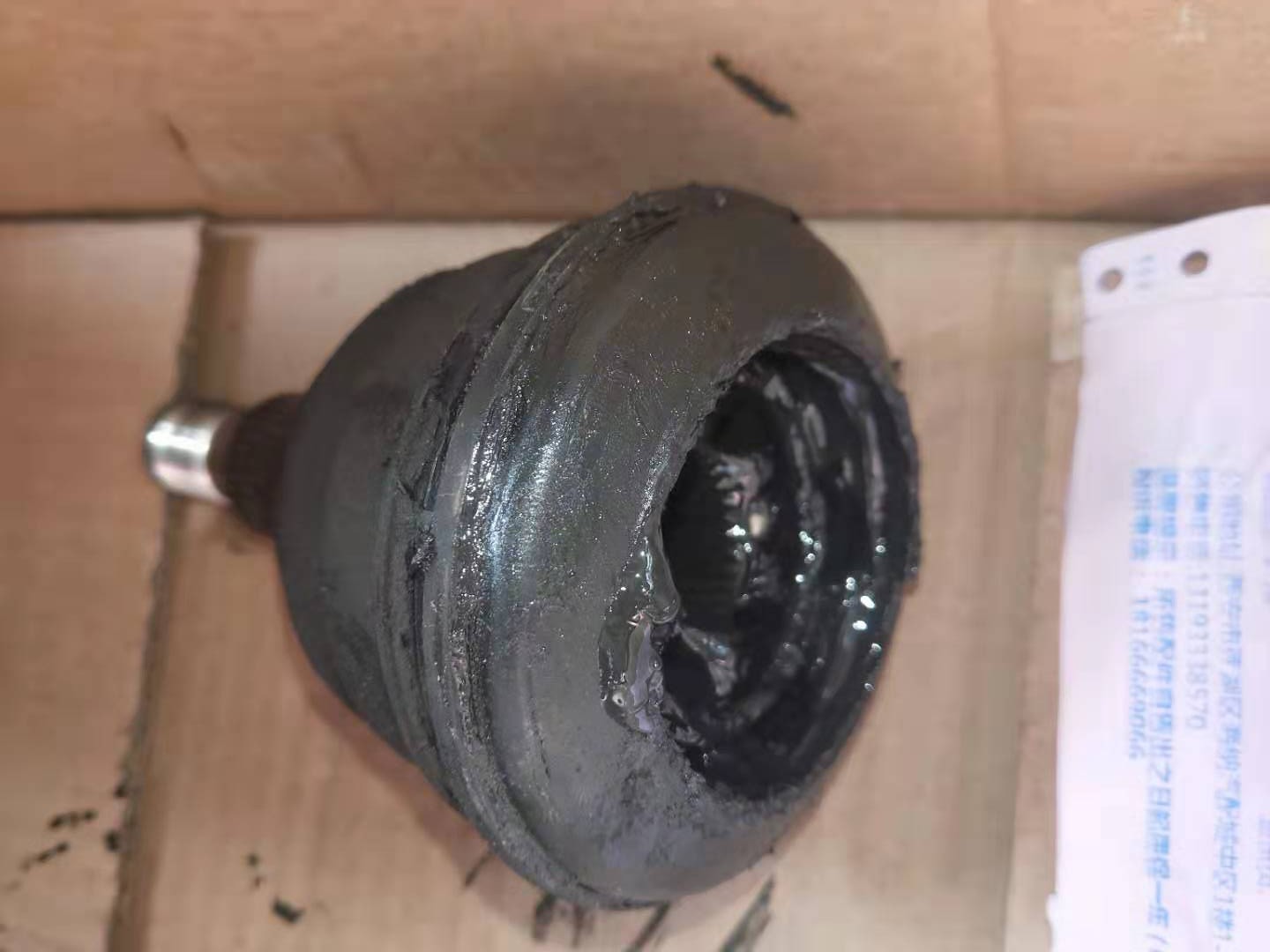 打方向异响颠簸路面不响,汽车打方向和坑洼异响