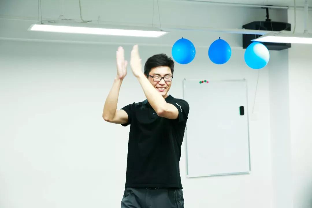 只有越来越强大才能越相信童话,只有越来越强大才能越战越勇