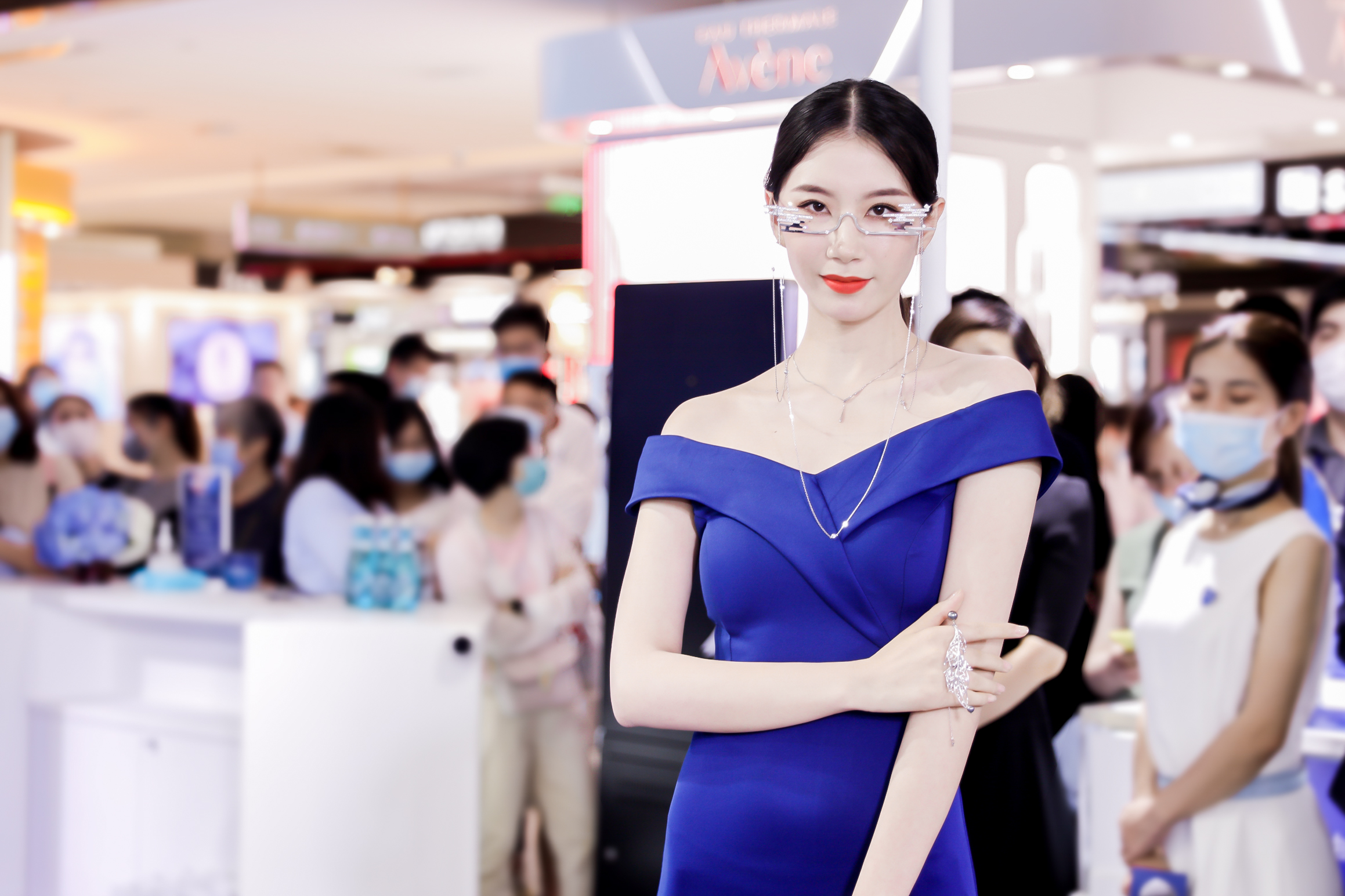 「由心开始·铂金」2020铂金新品巡展于南京中央商场盛大开启