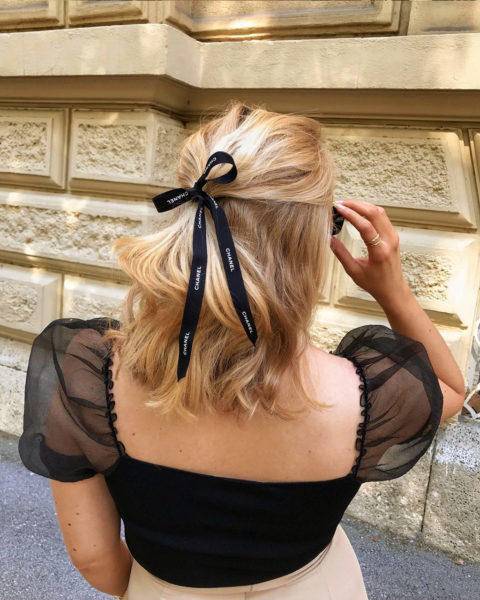 女士头发又细又黄油腻,又黄又软的头发