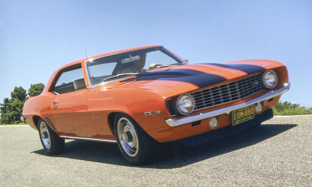 雪佛兰科迈罗第一代到第六代,雪佛兰科迈罗爆改蓝色版