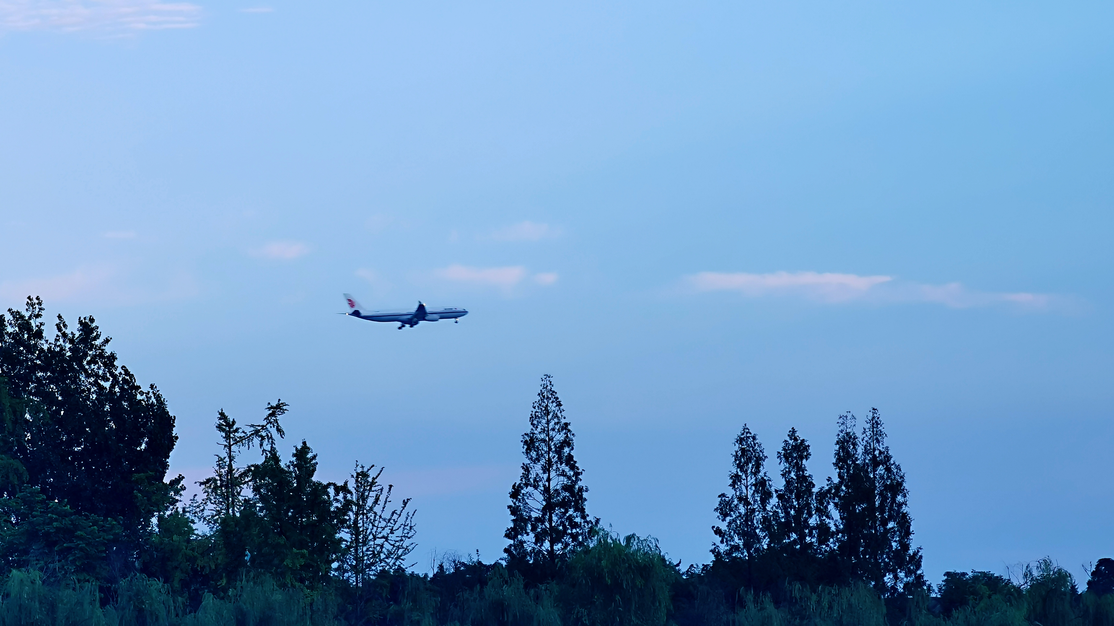 成都哪一个景点离双流机场更近,成都双流机场附近有什么景点