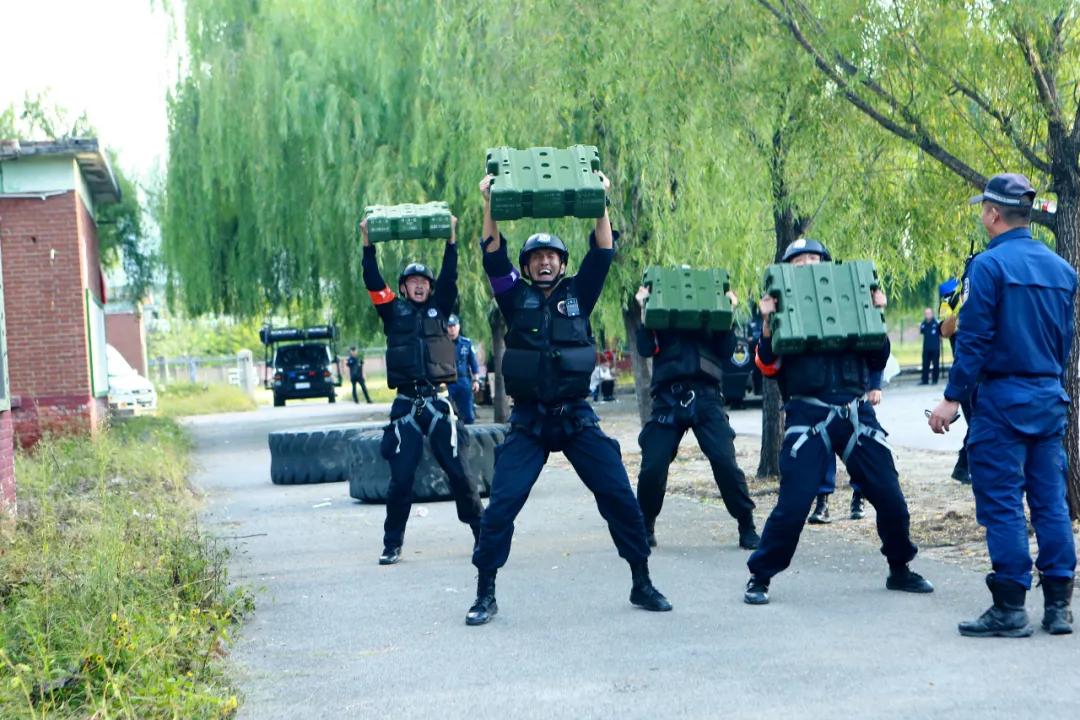 特警全面开展全警实战大练兵,燃到爆直击重庆特警实战大练兵