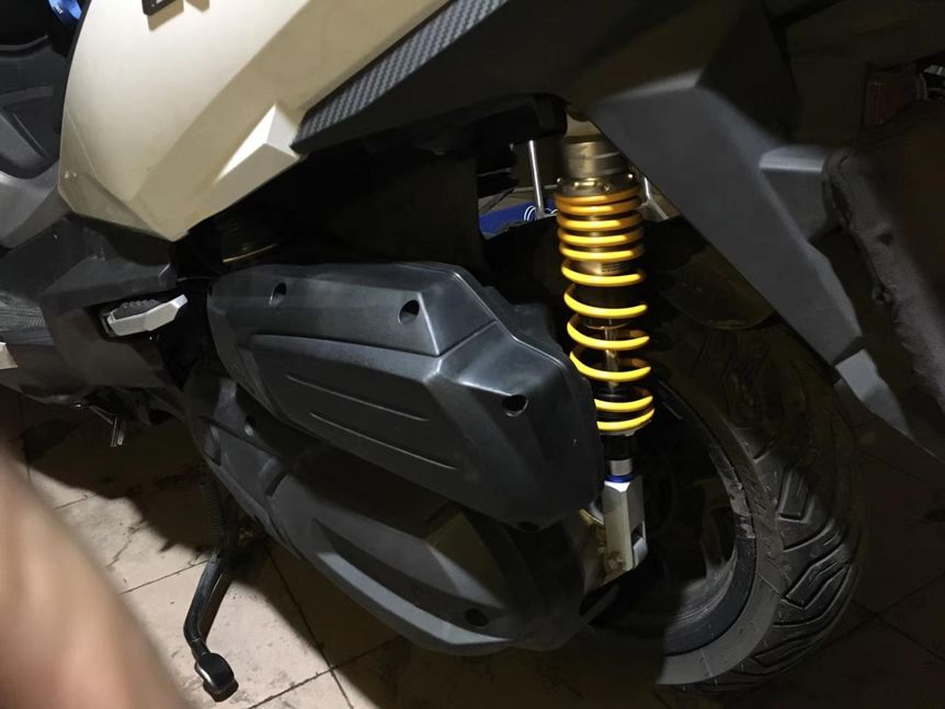 北京车神越南开摩托改装店，每年被偷20辆，赚60万被越南女孩追求