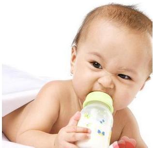 奶粉怎么挑才靠谱？不同阶段的奶粉怎么选？看这篇就够了