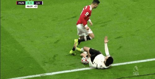 诡异的笑容,诡异的微笑后续知乎