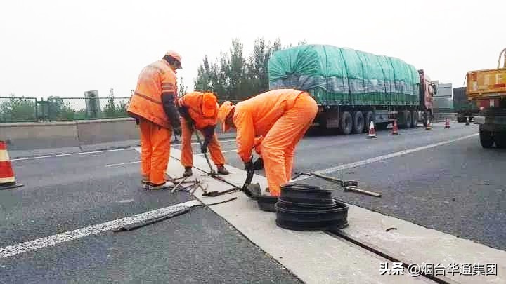 桥梁伸缩缝专用新型自流平密封胶,桥梁伸缩缝灌缝胶施工流程