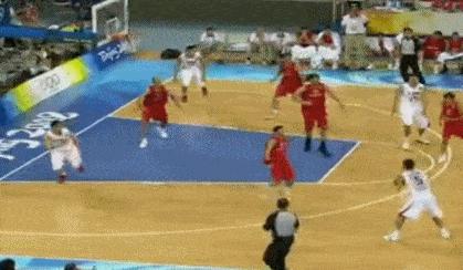 中国男篮打回后场,男篮向男足发展了吗