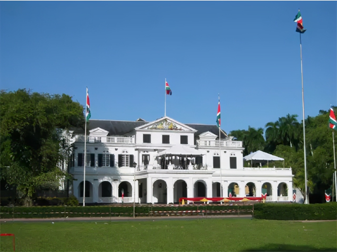 赤道几内亚和几内亚共和国,赤道几内亚南部纬度