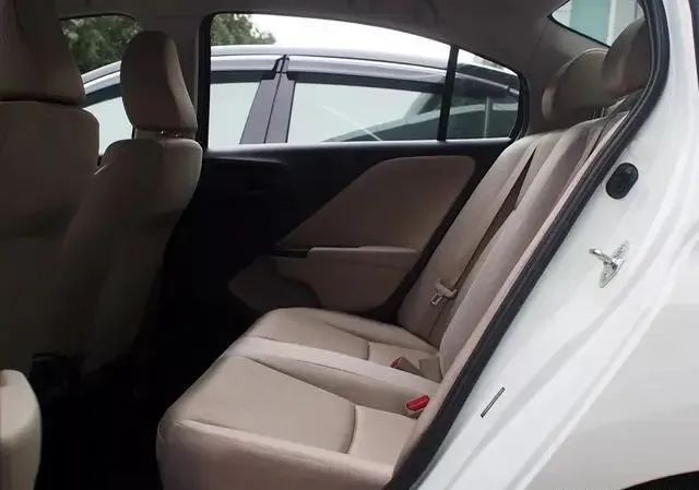 二手本田锋范和丰田卡罗拉哪个好,6万左右的本田二手车推荐