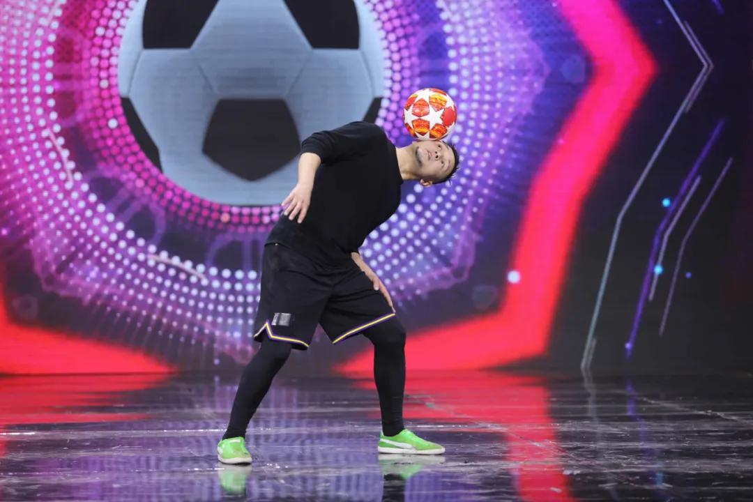 文安VS特克斯|少年展示传承600余年的高杆绝技,每一个动作都令人心惊胆颤