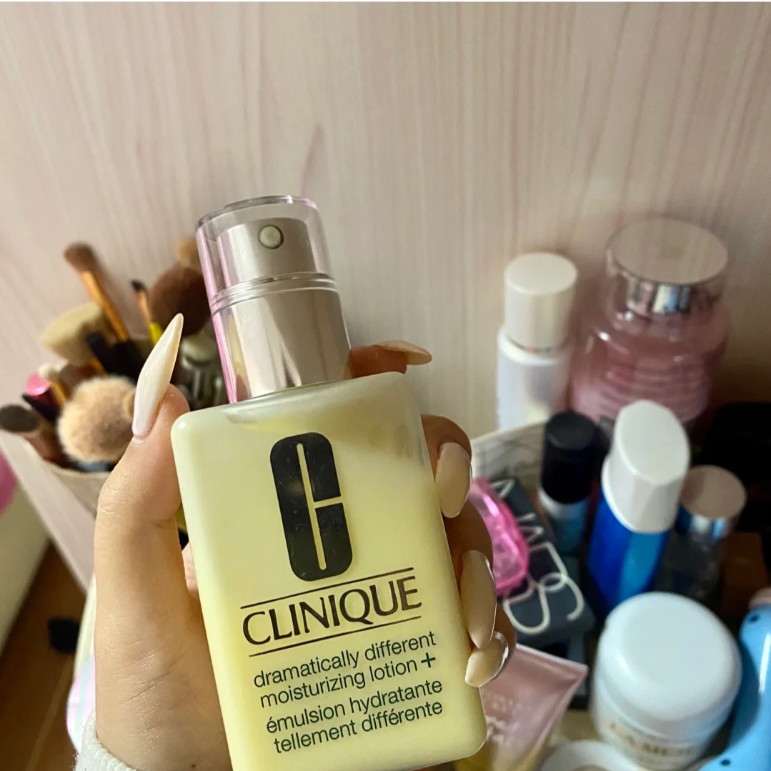 适合不同肤质的功效型补水修复水乳推荐：快来看看你适合哪款？