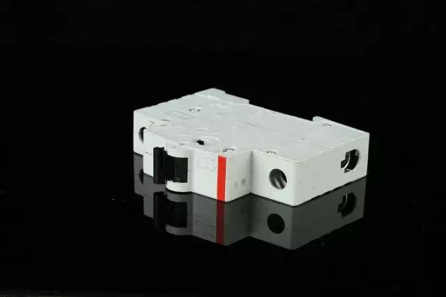 abb万能断路器2000a的拆解价值,abb塑壳断路器拆解可调整连杆