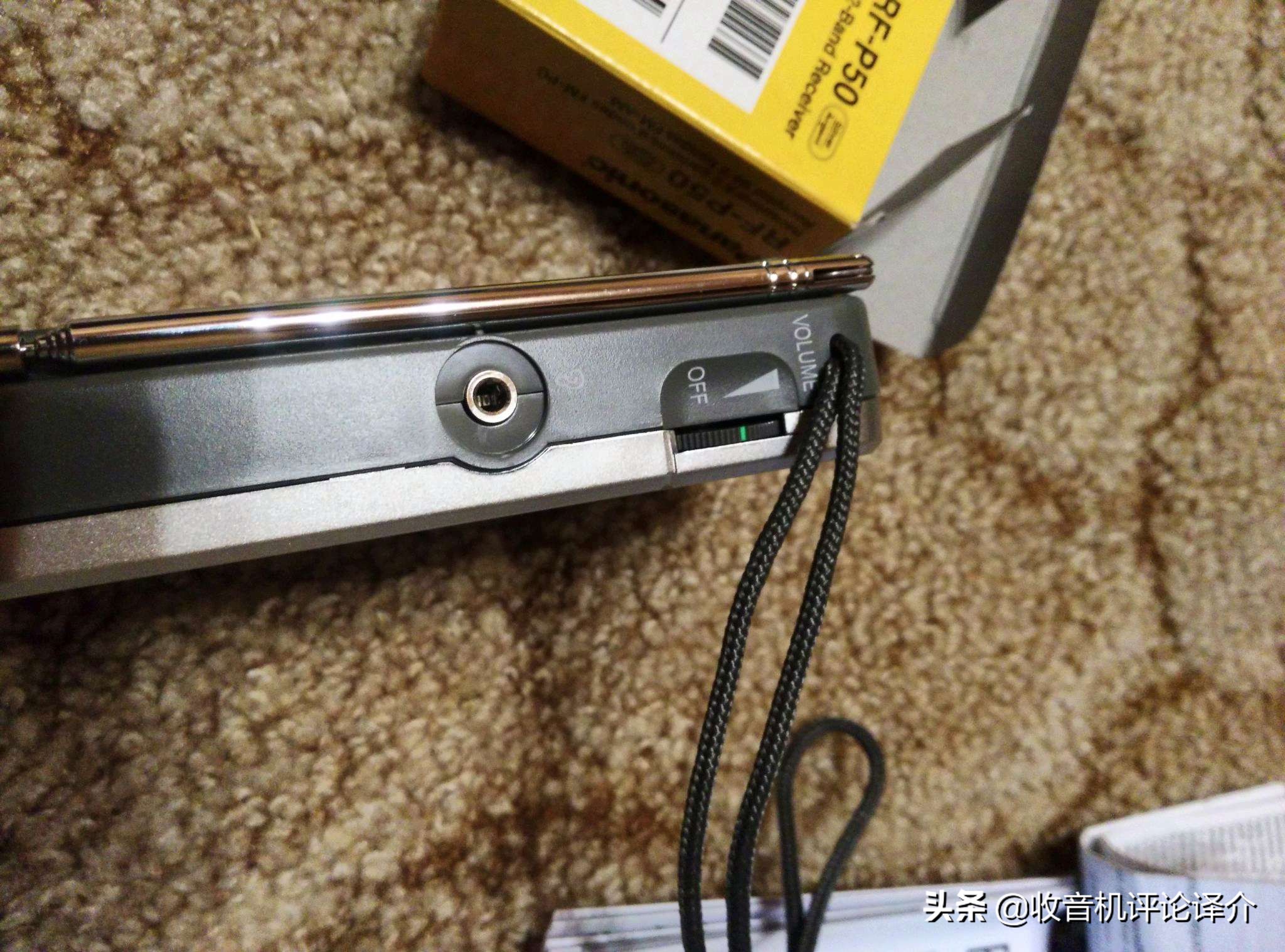 经历了一次网络中断之后，他选择了准备一台松下收音机