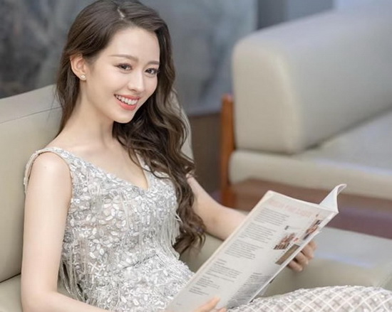 小孩子爱臭美怎么管教,妈妈指责孩子臭美