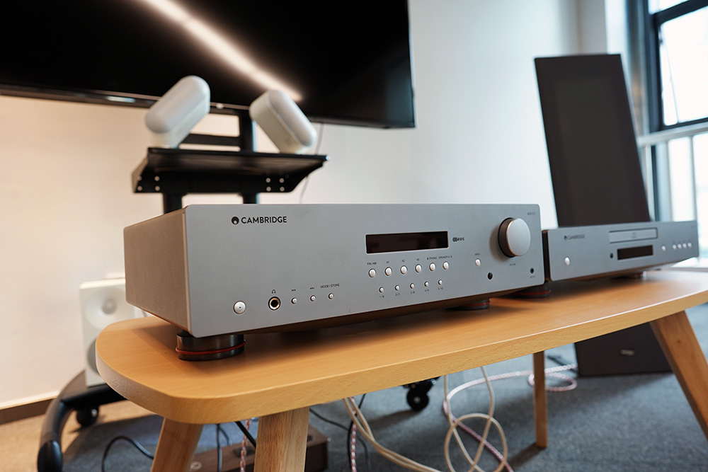 和静电音响不一样？磁力平板音响MagnepanLSR试用