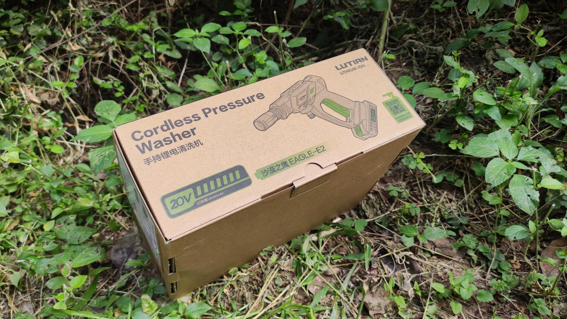 洗车水枪家用体验,绿田锂电高压水枪洗车神器评测