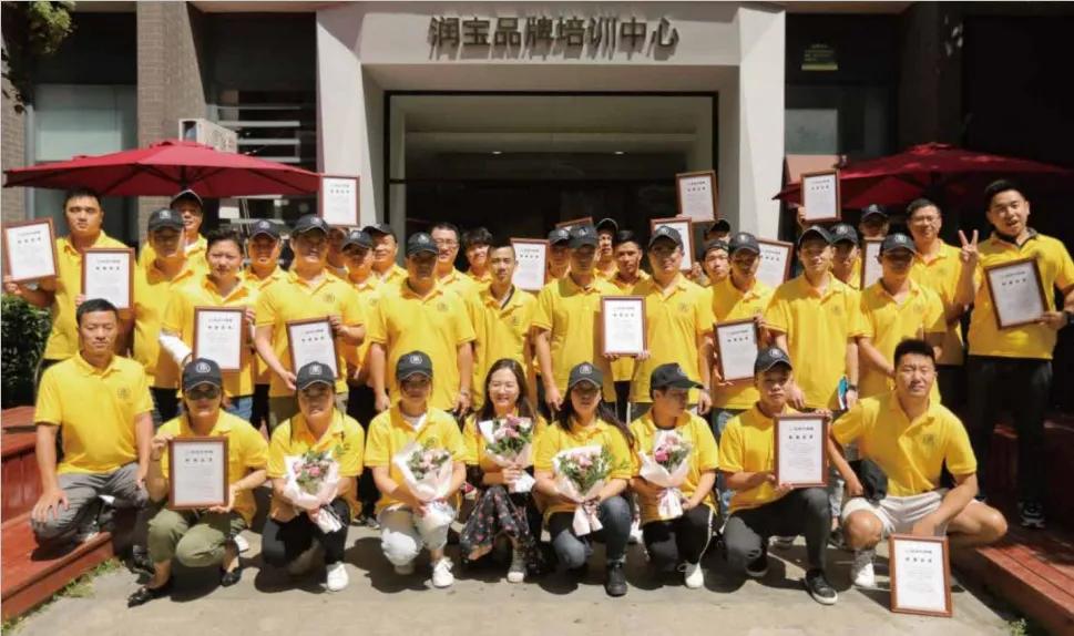 好幸福全球零食总部,好幸福零食店加盟官网