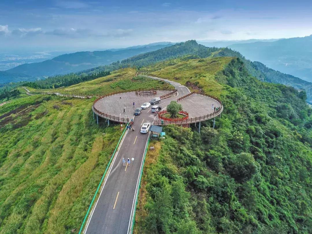 龙泉山山顶看美景,美丽的龙泉山